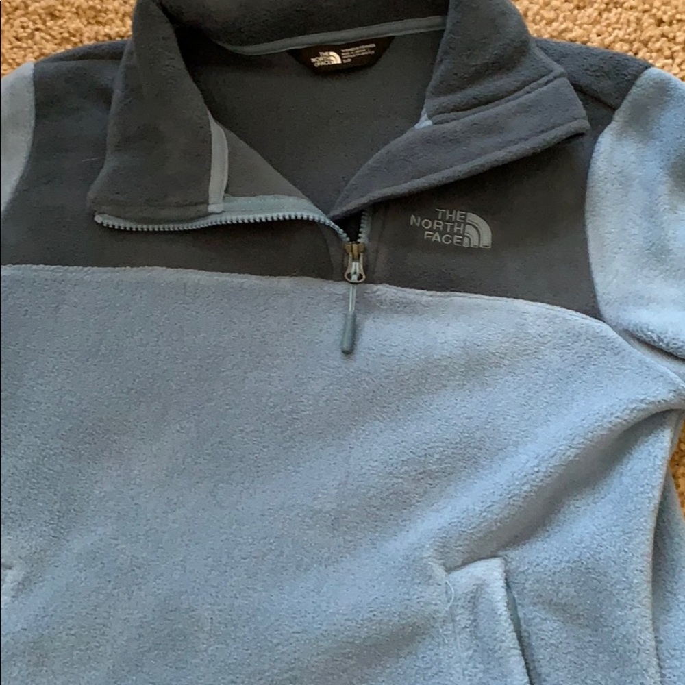 North face half zip blue/grey color